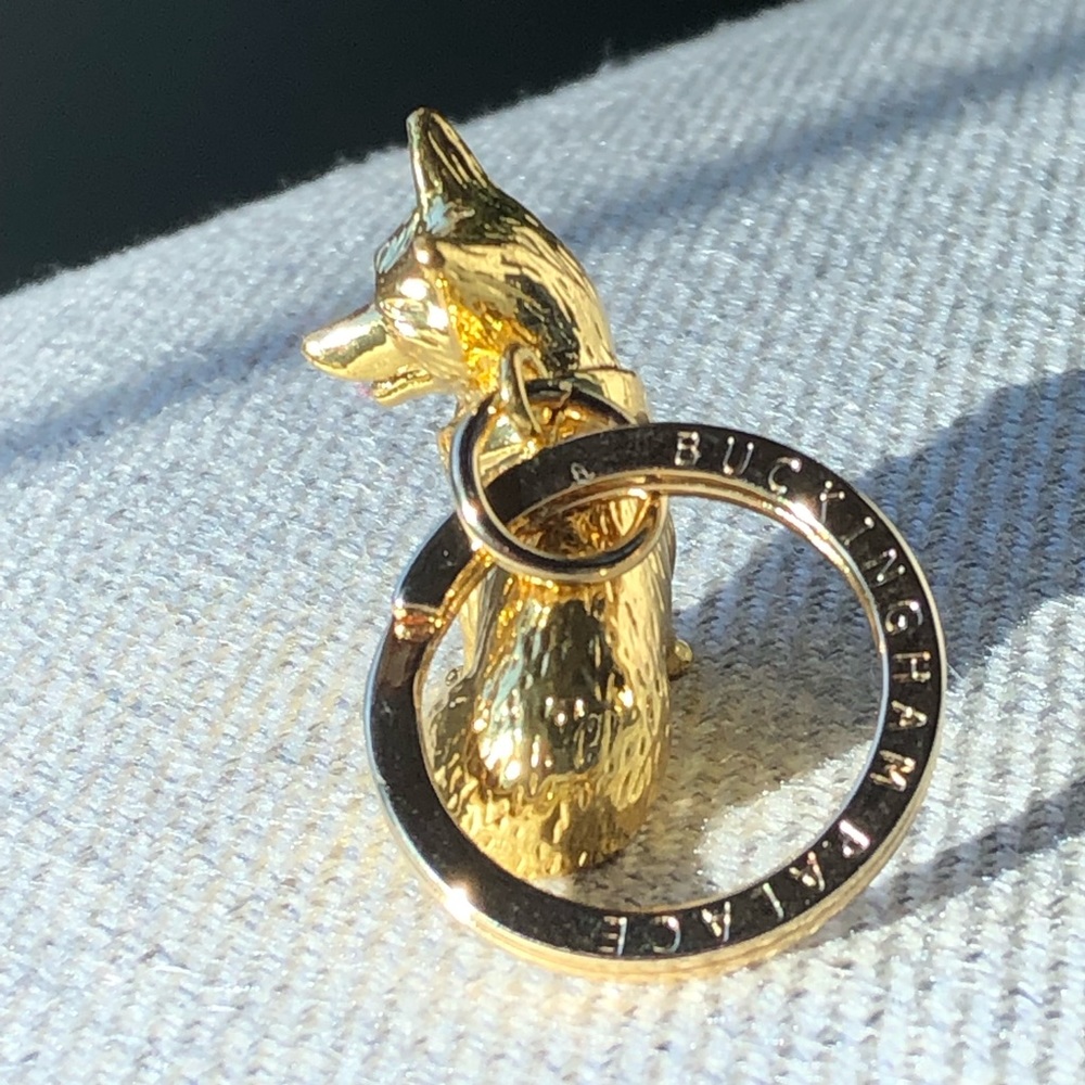 Buckingham Palace Gold Tone Corgi Keyring